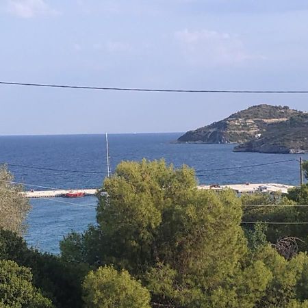 Meltemi Apartments Agia Marina  Eksteriør bilde