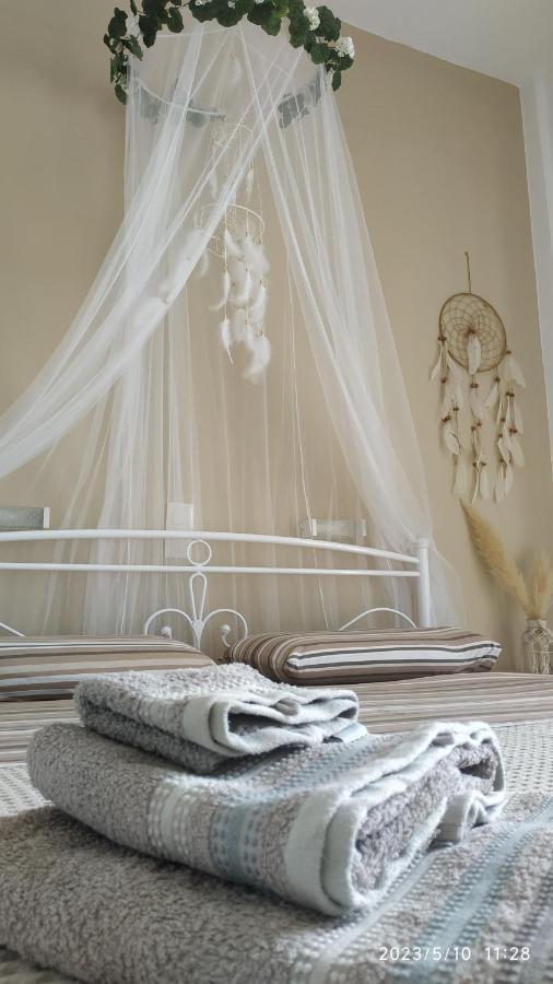 Meltemi Apartments Agia Marina  Eksteriør bilde