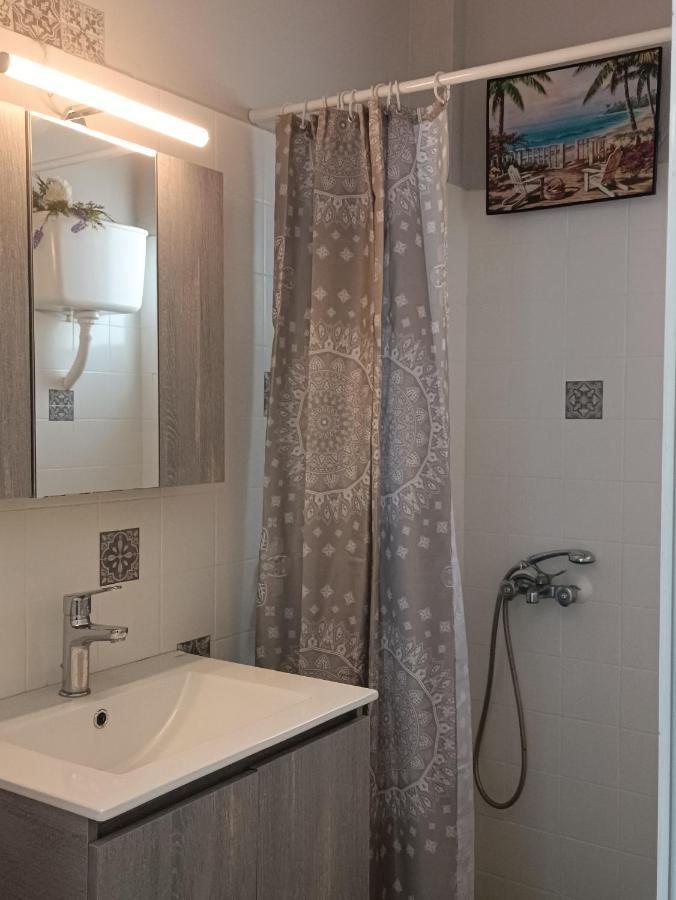 Meltemi Apartments Agia Marina  Eksteriør bilde
