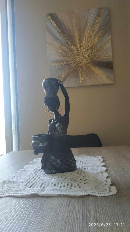 Meltemi Apartments Agia Marina  Eksteriør bilde